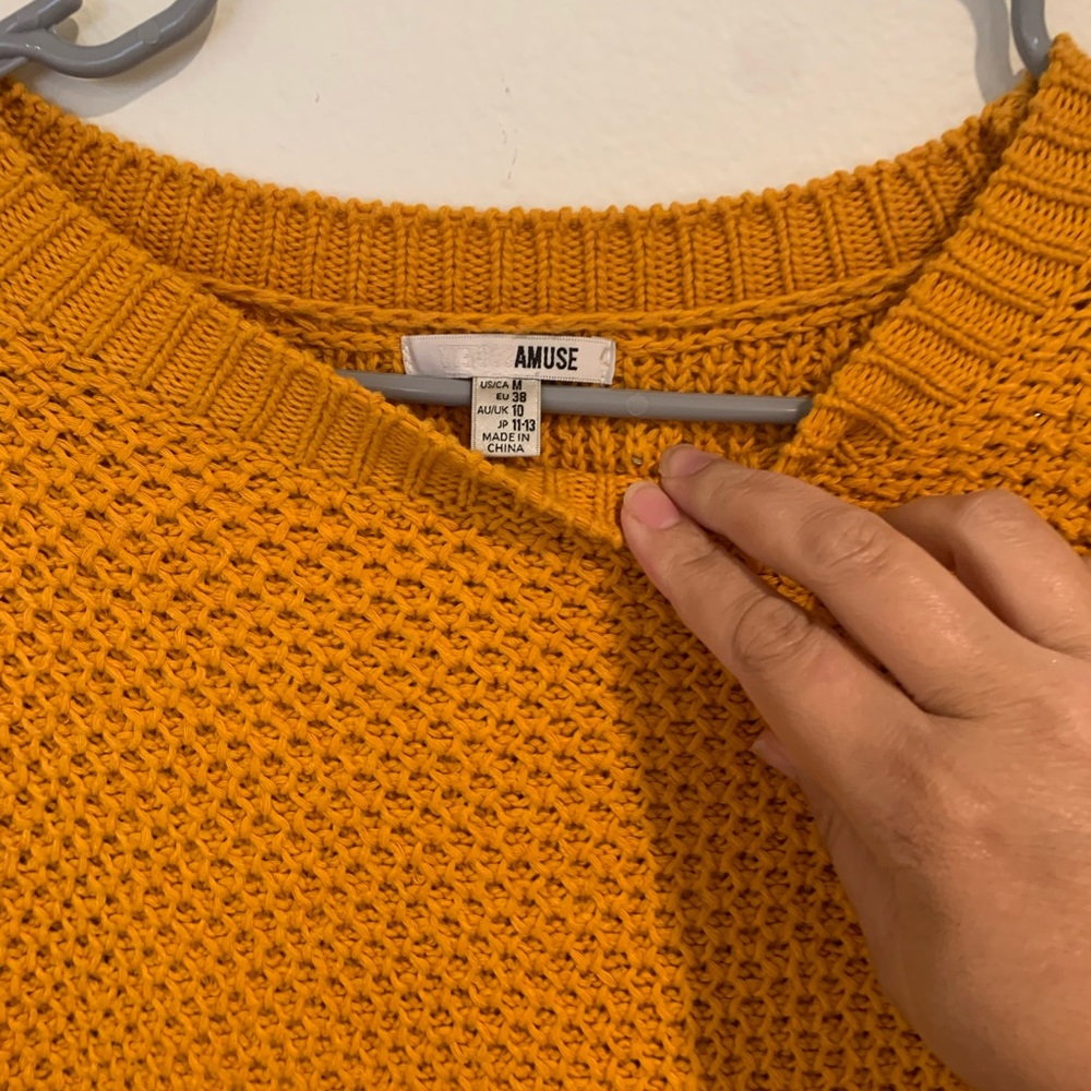 Gorgeous sweater - Picture 2 of 2